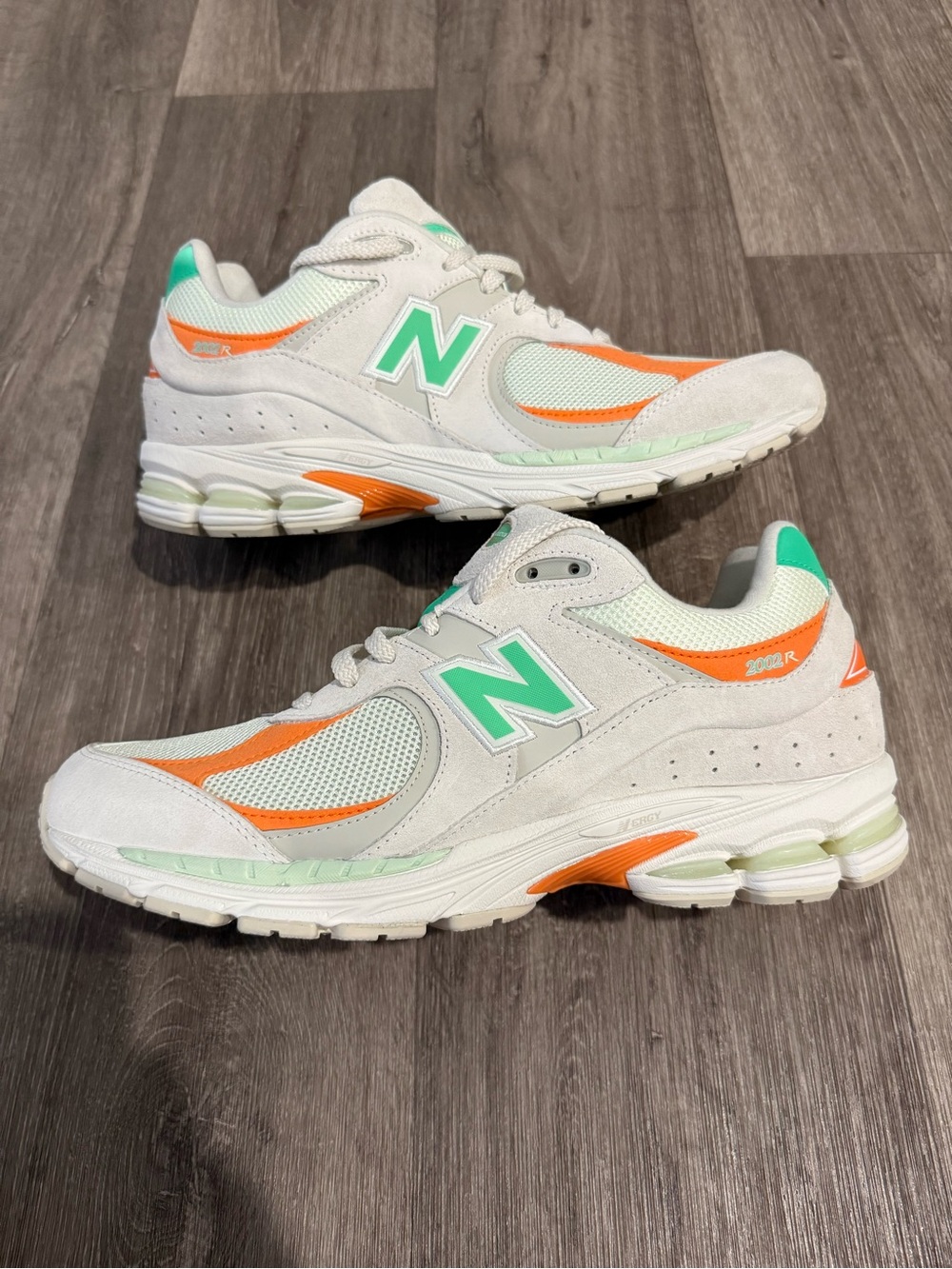 New Balance 2002R Linen Green Apple Men’s Size1 3 Brand New no box